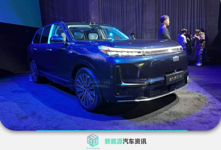 公交“车医”强化汽车体检